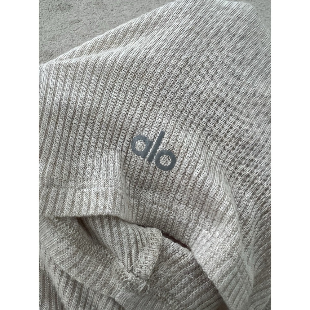 NWT Alo Yoga Ribbed Manifest Short Sleeve Top Oatmeal Backless Crop Size M? - Picture 5 of 7